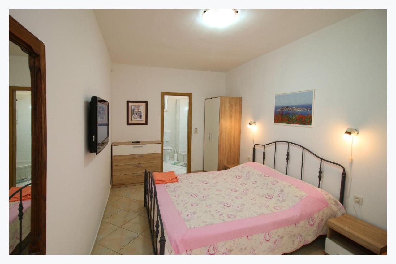 Apartments Eva Primošten Chambre photo